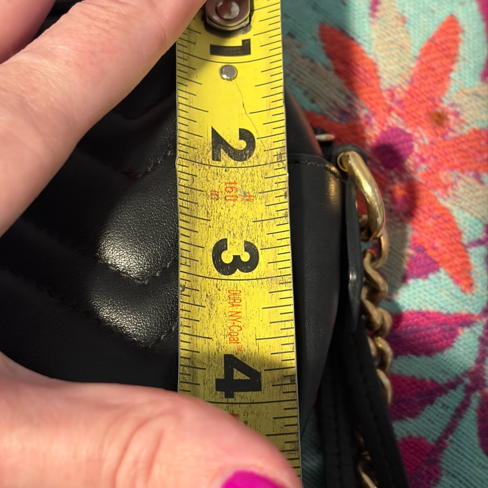 Black Gucci purse and matching gucci wallet used only a handful of times! - Picture 11 of 16